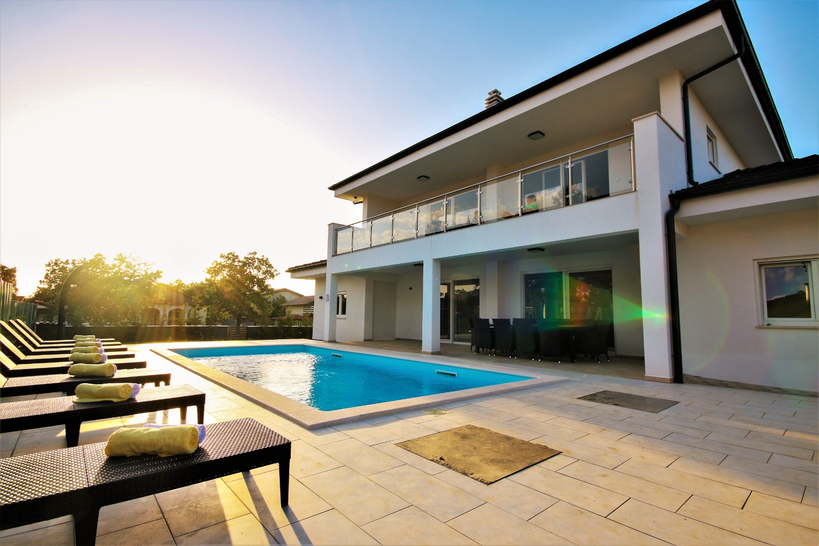 - , Villa Hedonistra Batvači